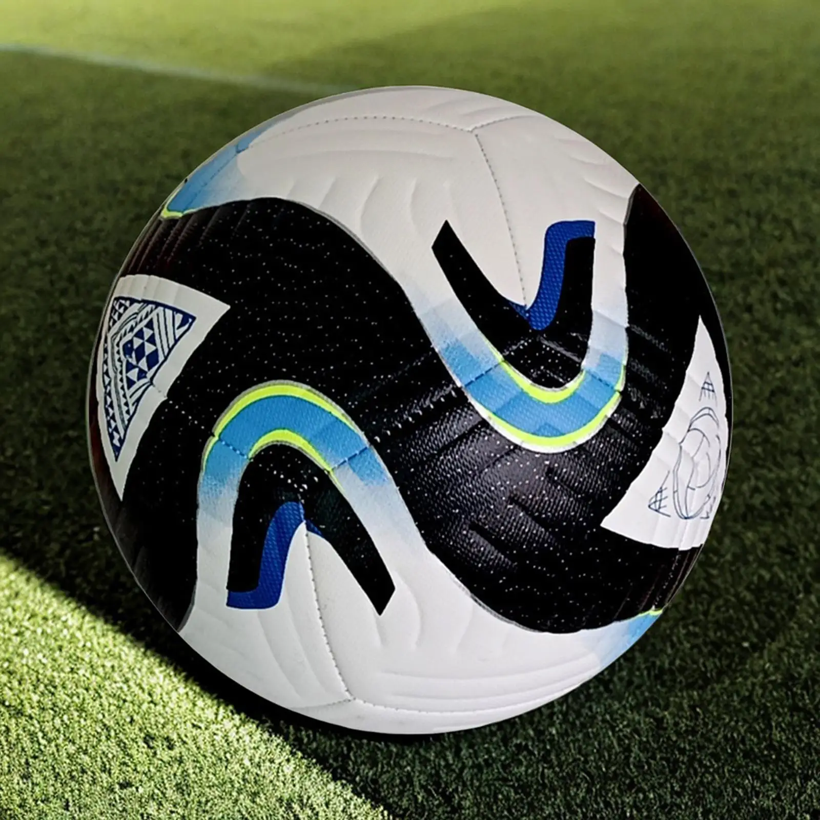 Chaussures de football vertes et blanches, modèle S524, conçues pour performance et confort sur le terrain.