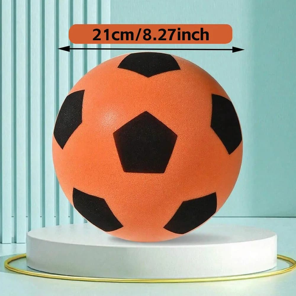 Ballon de football tendance sur fond blanc, idéal pour les joueurs amateurs et professionnels.